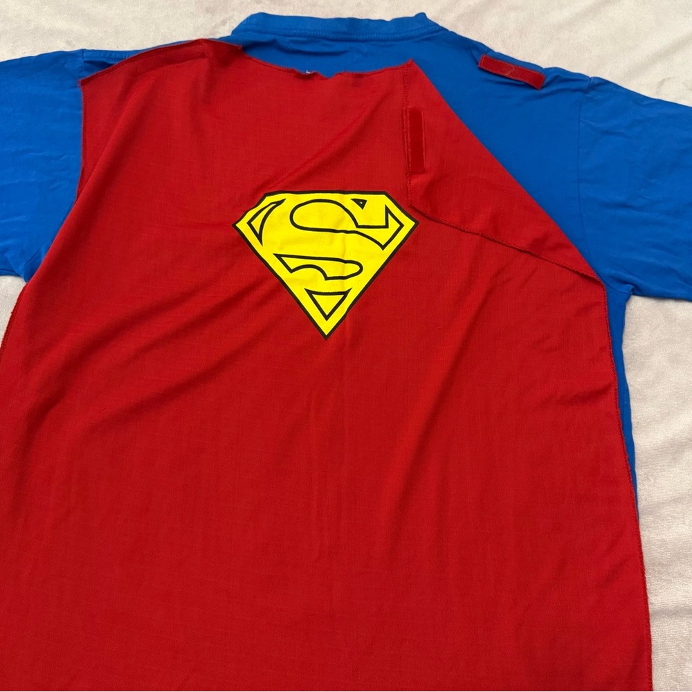 Superman Costume T Shirt With Removable Cape Adult XL Blue Red Cosplay Top - Picture 8 of 12